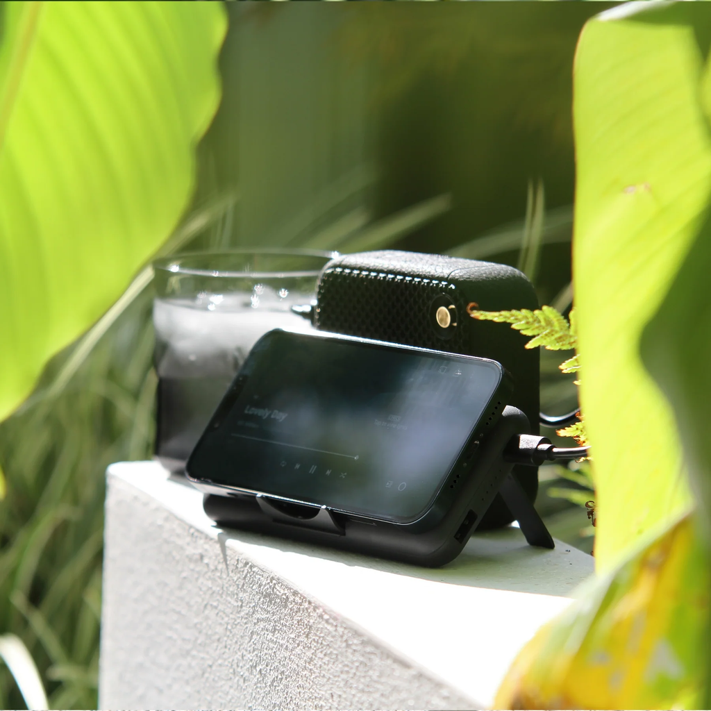 Nebo 10K Powerbank with Kickstand & wireless charging