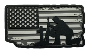 Tsno US Flag with Military Solider - Fallen but Not Forgotten - Black and Gray
