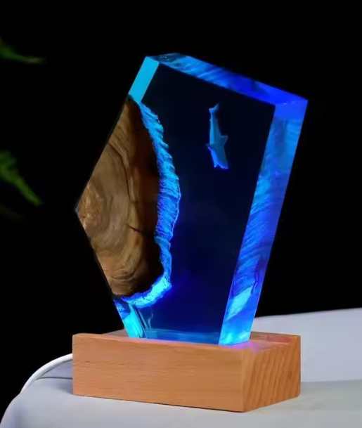 Resin LED Light Set Shark with Diver 