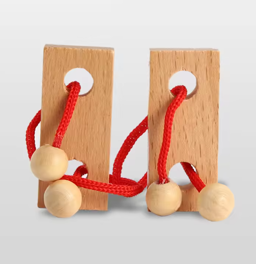 BRAIN PUZZLE Wood with rope